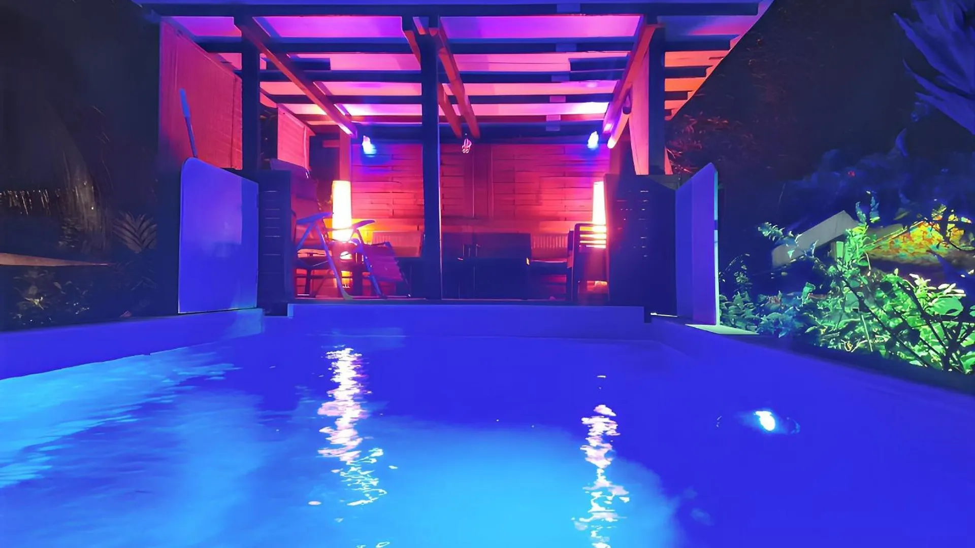 Charmante Maison A Sainte-Rose Avec Jacuzzi Et Piscine