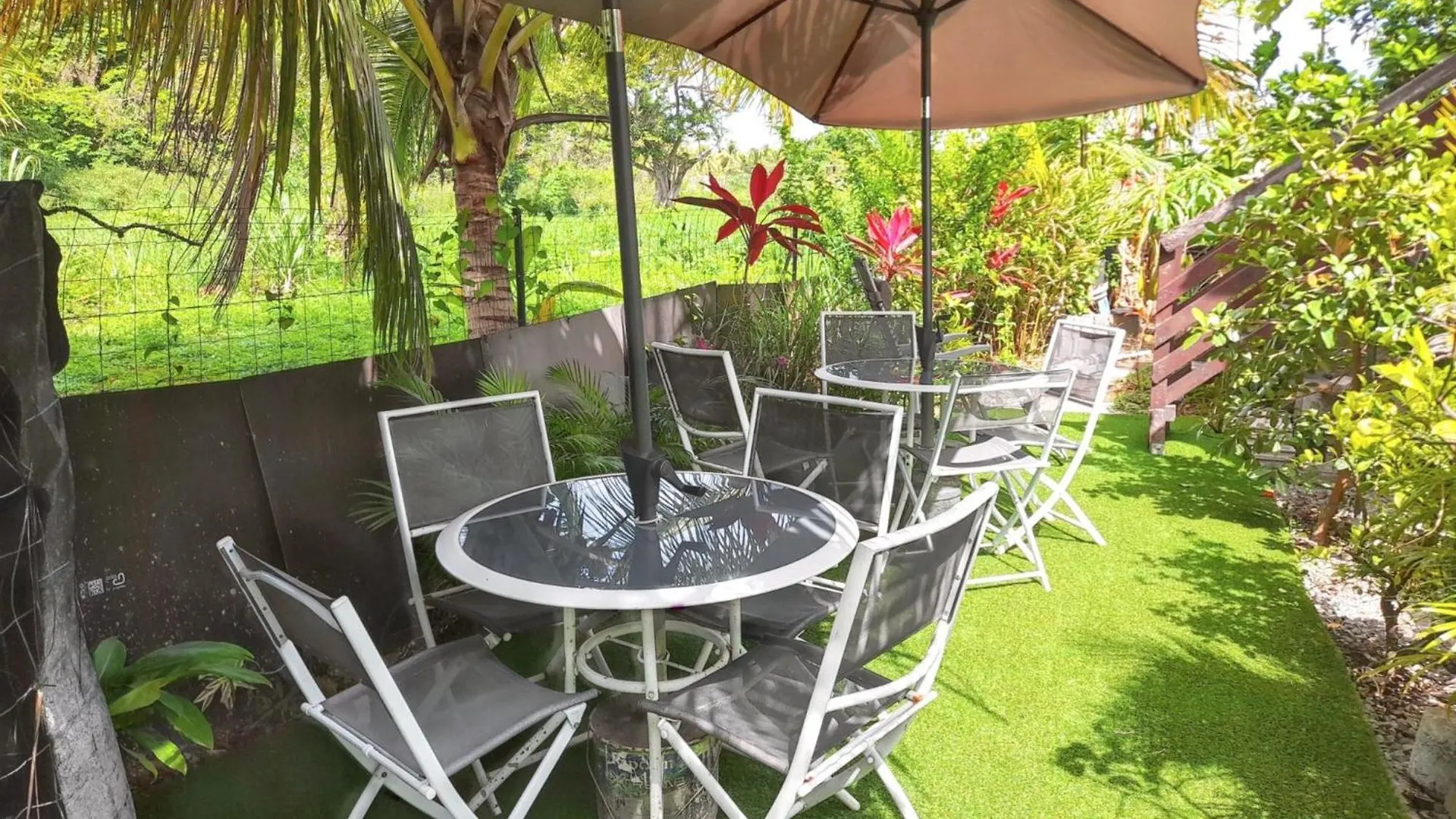 Charmante Maison A Sainte-Rose Avec Jacuzzi Et Piscine Casa de Férias