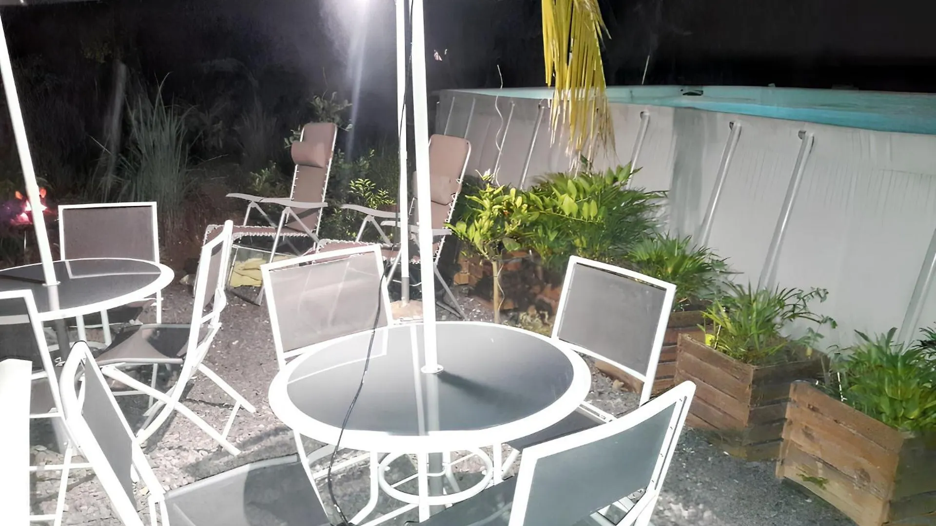 Casa de Férias Charmante Maison A Sainte-Rose Avec Jacuzzi Et Piscine
