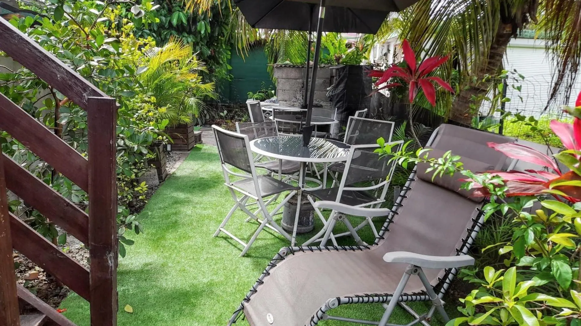 Charmante Maison A Sainte-Rose Avec Jacuzzi Et Piscine 0*,  Guadalupa